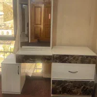 کمد و دراور و آیینه