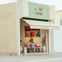 استخدام نیرو برای ساندویچ بار لاوانو