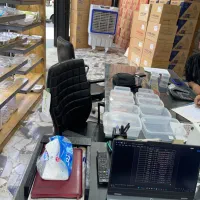 فروشنده و فاکتور زن