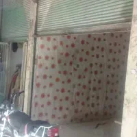 مغازه داخل بازار سرپوشیده