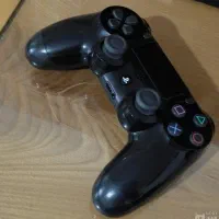 دو عدد دسته اصلی ps4 به شرط در حد نو