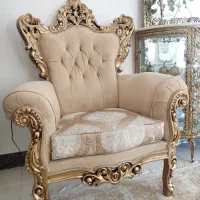 مبل سلطنتی وپرده وشنل