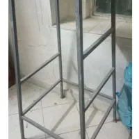 چهارپایه اهنی