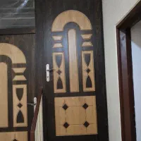 ۳ عدد درب چوبی در حد نو تمیز تمیز با دستگیره