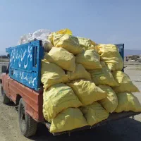 حمل نخاله ساختمانی‌ با نیسان و پخش مصالح ساختمانی