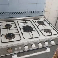 اجاق گاز ۵ شعله بسیار تمیز طرح فر