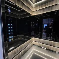 آپارتمان-180متر3خواب-سیدی-قائم33-نوساز-تخلیه-فوری