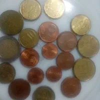 تعداد ی سکه خارجی