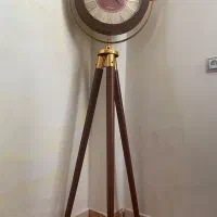 ساعت ایستاده سالم و تمیز
