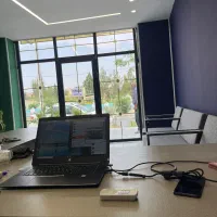 منشی دفتر درب و پنجره دوجداره