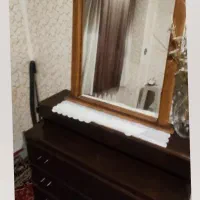 دراور همراه اینه به رنگ قهو ه ایی