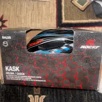کلاه دوچرخه سواری و اسکتیت سواری حرفه ای
