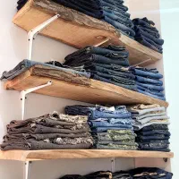 فروش عمده شلولر جین به علت جمع کردن مغازه