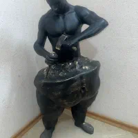 مجسمه مرد پیکرتراش