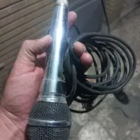 دستگاه بلندگو.  اکو دارقابل تنظیم صدابرابامیکروفون