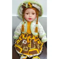 عروسک دختر جنس خارجی
