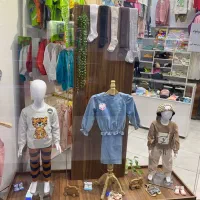 مانکن ویترین لباس بچگانه