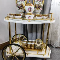 میز کنار سالنی کالسکه ای