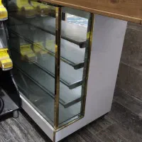 ویترین خشک و سبد میوه فروشگاهی