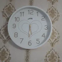 ساعت دیواری نو با کارتن ۵۰*۵۰ سانت