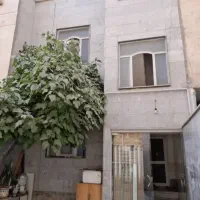 یک باب منزل همراه با مغازه