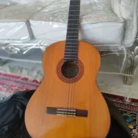 گیتار یاماها c40