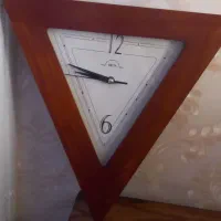 دو عدد ساعت دیواری سالم