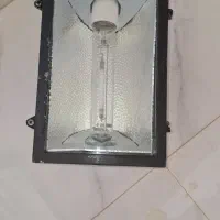 یک عدد پروژکتور