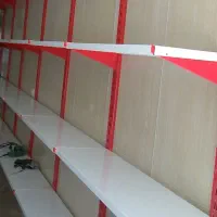 تعدادبالایی قفسه فلزی با پایه در حد نو