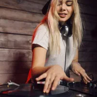 دیجی خانم دی جی عروسیdj حنابندان تولدعقدتخفیف ویژه