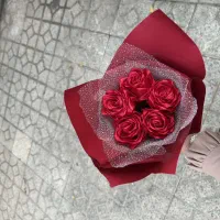 گل رز روبانی شاین دار و بی شاین