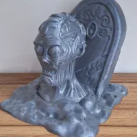 مجسمه - فیگور  با طرح زامبی