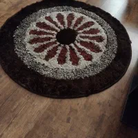 قفس پرنده بزرگ و قالیچه موکت گرد
