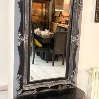 آینه و میز شمعدان