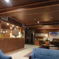 استخدام نیرو جوان برای پذیرشگر و میزبانی هتل
