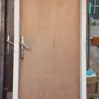 درب اتاق و درب باغی