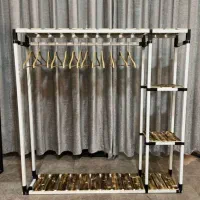 مصنوعات چوبی و فلزی