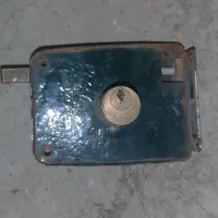قفل درب حیاط