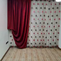 پرده اطاق خواب زرشکی