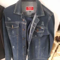 کت وشلوارپارچه ای.ولی