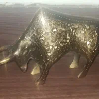 مجسمه برنجی گاومیش