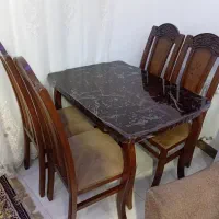 میز نهار خوری در حد صفر