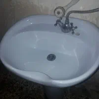 سرشور آرایشگاهی ایستاده با شیرالات مربوطه