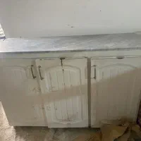 کابینت فلزی سه درسالم هست با سنگ روش تخفیف هم میدم
