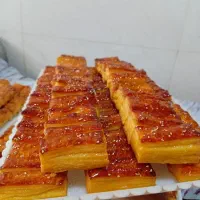 تولید انواع شیرینی های خشک وخامه ای
