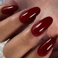 کاشت ناخن و اموزش کاشت ناخن