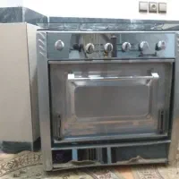 گاز طرح فر کارکرده بدون ایراد فقط شیشه ش شکسته