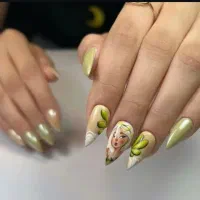 خدمات ( اموزش کاشت ناخن فقط ۳۵۰۰)