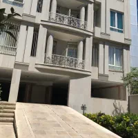 ۵۰۰ متر با ۳ طبقه بنا