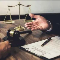 وکیل پایه یک دادگستری ((مشاوره حقوقی رایگان))